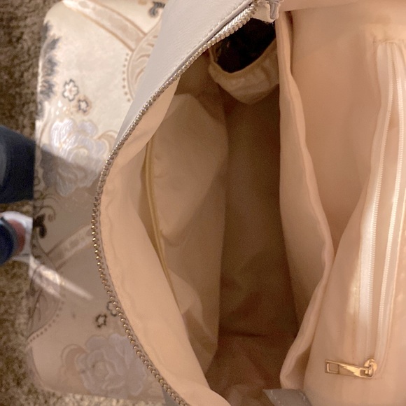 Hot Mom Baby Bag. Stylish and convenient!! - Picture 5 of 6